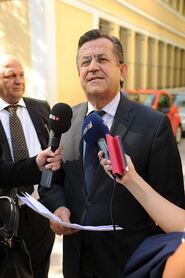 ΓΡΑΦΕΙΟ ΤΥΠΟΥ  Τρίτη 13 Σεπτεμβρίου 2016 Νίκος Νικολόπουλος : Ήλθε η ώρα ο Γ. Παπανδρέου να συνειδητοποιήσει  και να πληρώσει για ό,τι έκανε. Κατέθεσε μήνυση για εσχάτη προδοσία κατά Γ.Παπανδρέου