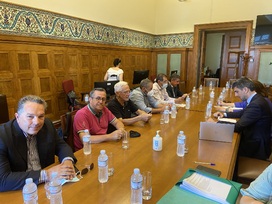 Το «ΜΑΥΡΟ ΜΕΤΩΠΟ» με επικεφαλής το Δήμαρχο Πατρέων στην Αθήνα διεκδικεί, έκτακτη χρηματοδότηση από την Κυβέρνηση.